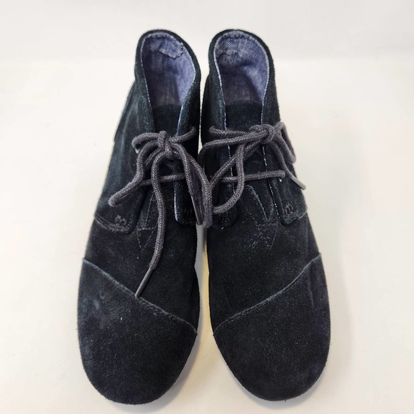 Toms Youth Desert Wedge Ankle Bootie Girls Size 3 Black Suede Lace Up Round Toe - Picture 2 of 9